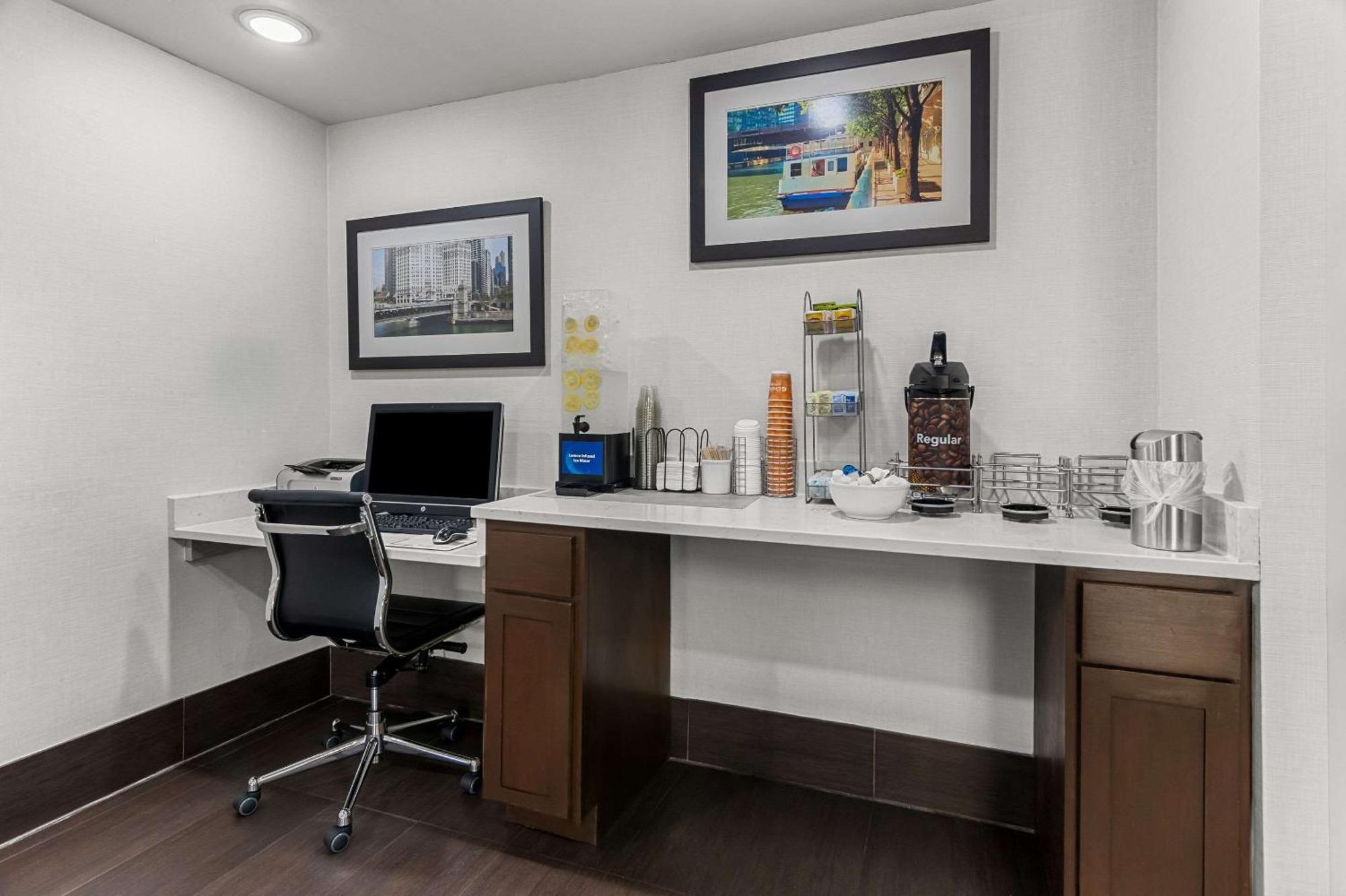 Comfort Inn & Suites Near Tinley Park Amphitheater Екстер'єр фото